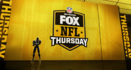 福克斯NFL -周四晚上的足球标志和Cleatus